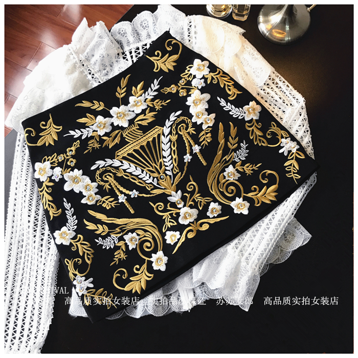2020 new fashion women's high waist luxury design royal style embroidery flower a-line short skirt S M, As pic
2020 new fashion women's high waist luxury design royal style embroidery flower a-line short skirt S M, As pic