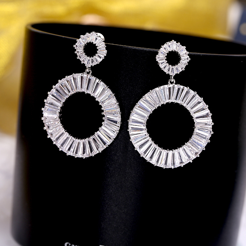 Stud Fashion Arrival Sparkling Cubic Zirconia Earrings Jewelry For Women Round Pendant Drop
Stud Fashion Arrival Sparkling Cubic Zirconia Earrings Jewelry For Women Round Pendant Drop