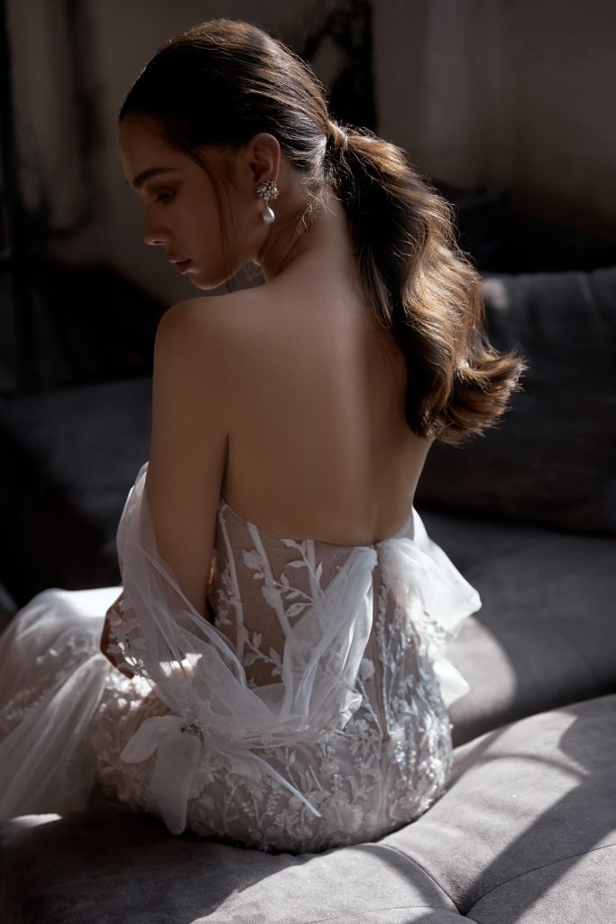 Julie Vino Mermaid Wedding Dresses With Detachable Train Off Shoulder Lace Appliques Bridal Gowns Backless Sweep Train Beach Wedding Dress