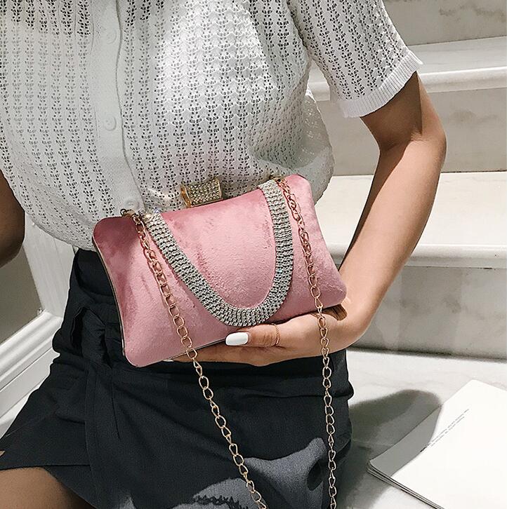 Factory wholesale women handbag winter new velvet chain bag sweet lady diamond dinner bag foreign gas diamond hard box clutch bag
Factory wholesale women handbag winter new velvet chain bag sweet lady diamond dinner bag foreign gas diamond hard box clutch bag