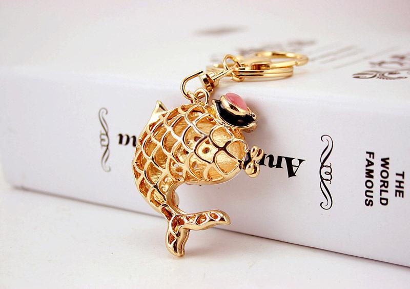 Fashion Car Keychain Gold Plated Alloy Rhinestone Crystal Kawaii Animal Fish Pendant Car Key Chain Accessories Key Ring Holder 3pcs