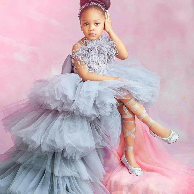 High Low Flower Girls Dresses For Wedding Ruffles Tiered Lace Appliqued Little Kids Pageant Dress Feather First Communion Dresses
