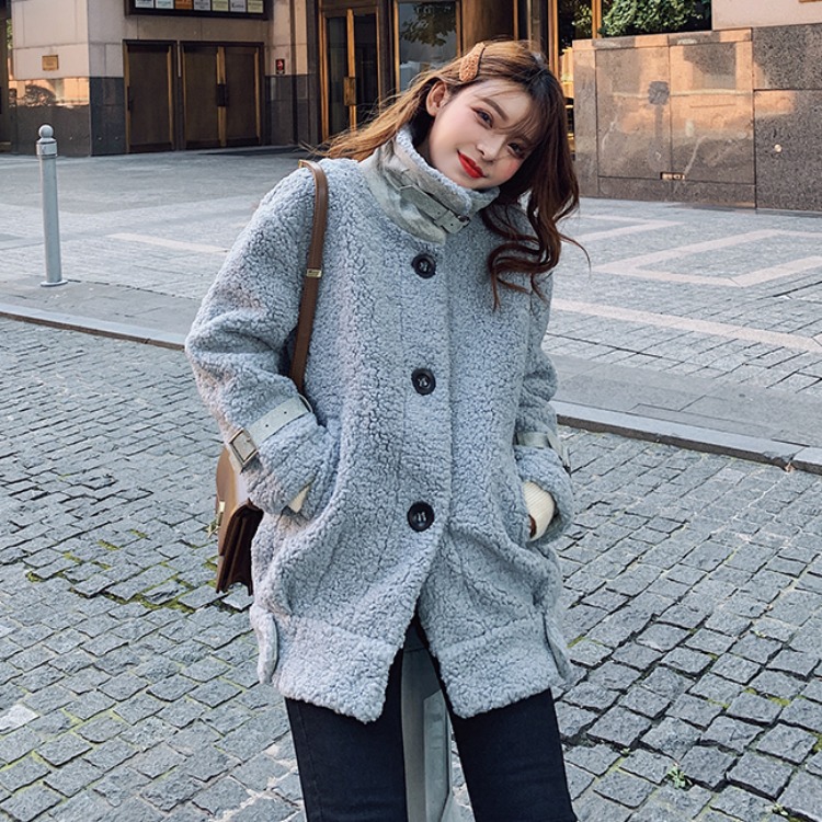 Women' Fur Coat Winter 2019 New Korean Coat Loose Wild Lambskin Short Overcoat Faux Fur Teddy Jacket Women Winter, Blue
Women' Fur Coat Winter 2019 New Korean Coat Loose Wild Lambskin Short Overcoat Faux Fur Teddy Jacket Women Winter, Blue