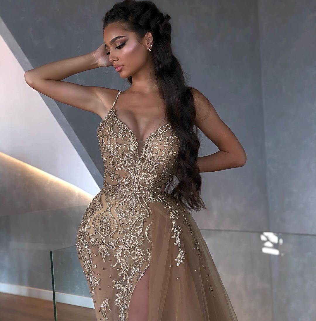 Gold Stunning Mermaid Evening Dresses Spaghetti Appliqued Beaded Sleeveless Prom Dresses High Split Ruffle Floor Length Formal Party Gown