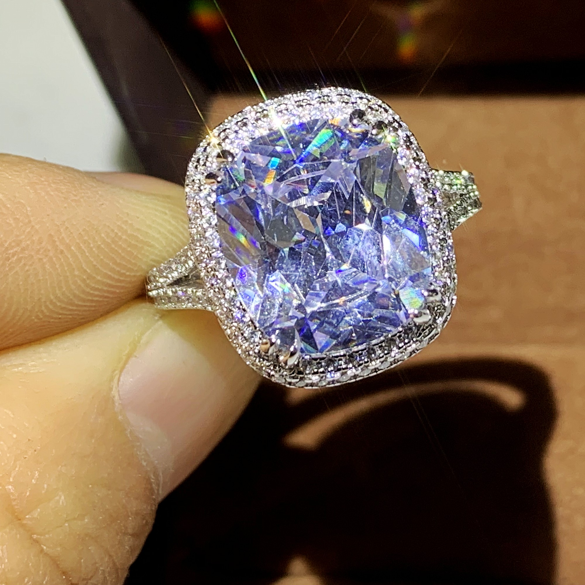 2020 Dove Egg CZ Diamond Luxury Jewelry 925 Sterling Silver Cushion Shape White Topaz Pave Party Women Wedding Engagement Band Ring Gift