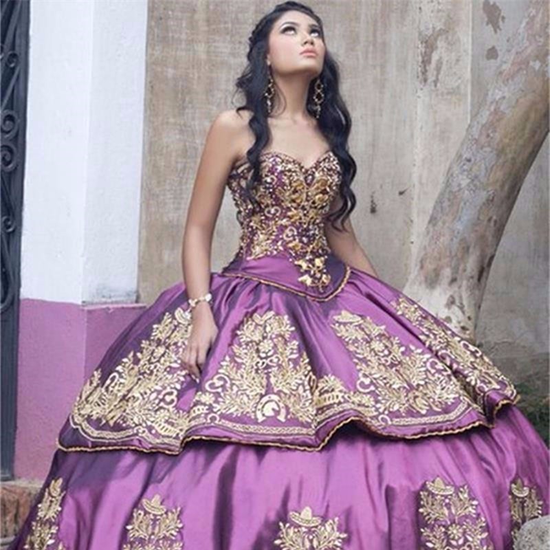 Ball Stunning Beaded Gown Quinceanera Dresses Sweetheart Neck Appliqued Sweet 16 Dress Floor Length Crystals Satin Corset Masquerade Gowns s