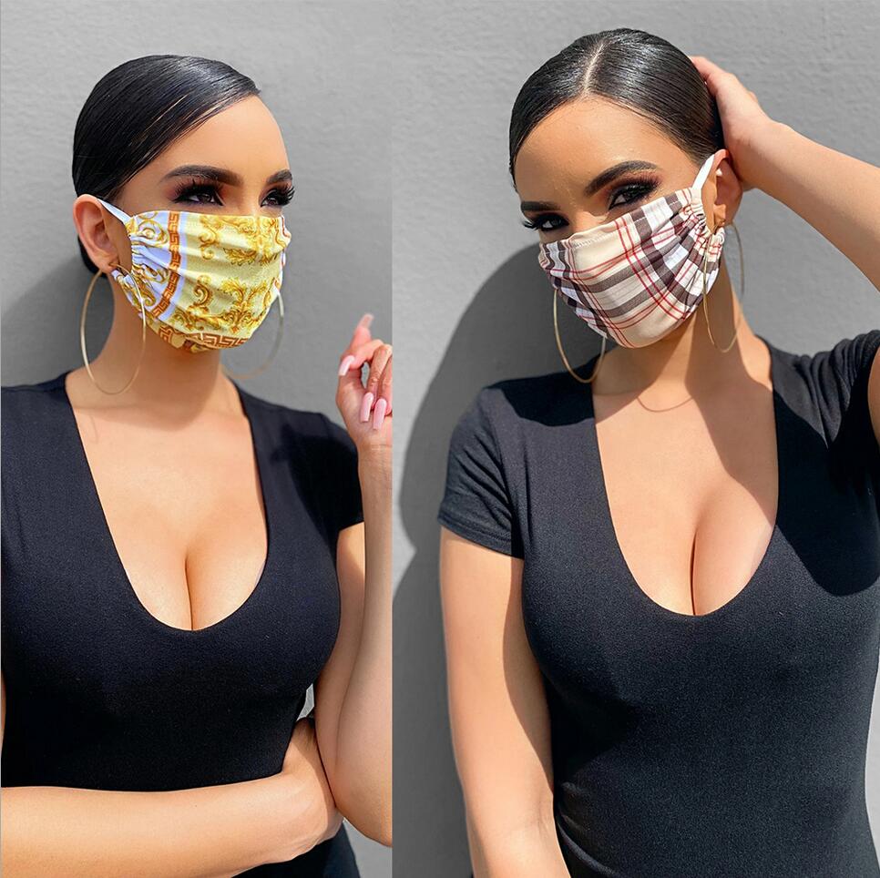 2020 Luxury Designer Face Mask Protective Mask ultraviolet-proof Dustproof Riding Cycling Sports Print Mouth Masks Women Outdoor Lots Style, Blue;gray
2020 Luxury Designer Face Mask Protective Mask ultraviolet-proof Dustproof Riding Cycling Sports Print Mouth Masks Women Outdoor Lots Style, Blue;gray