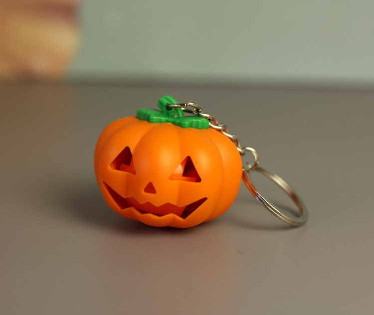 New Fashion Halloween Pumpkin LED Keychain with Sound Pumpkin Keyring Glowing Key Chain Pendant Bag Gift LB