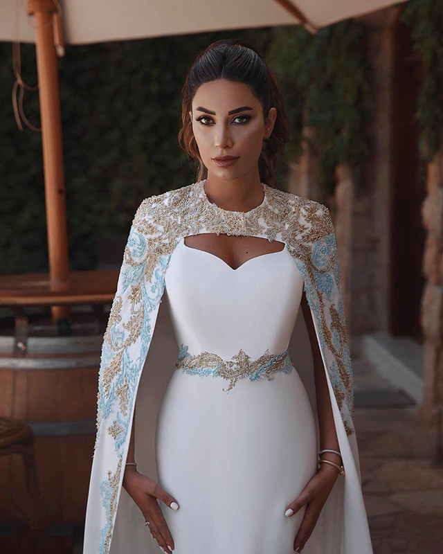 Mermaid Prom Dresses with Wrap Long Satin Beaded robes de soirée 2020 Arabic Dubai Lace Applique Trumpet Occasion Evening Gowns
