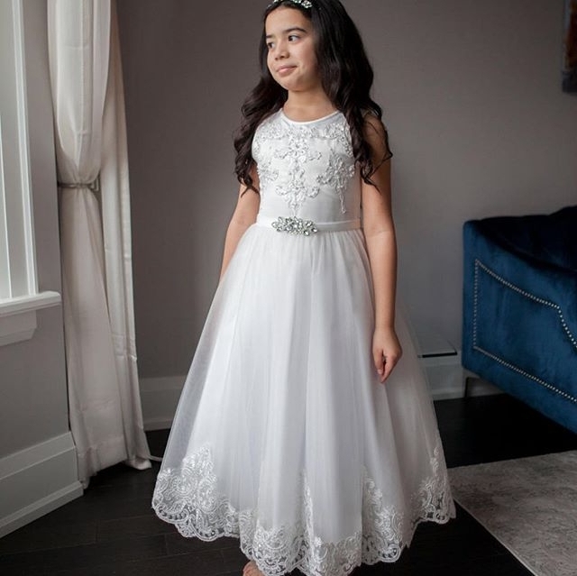 Lace Appliques Pearls First Communion Dresses Satin Tulle Ivory Flower Girls Dresses Floor Length sukienki komunijne, Purple
Lace Appliques Pearls First Communion Dresses Satin Tulle Ivory Flower Girls Dresses Floor Length sukienki komunijne, Purple