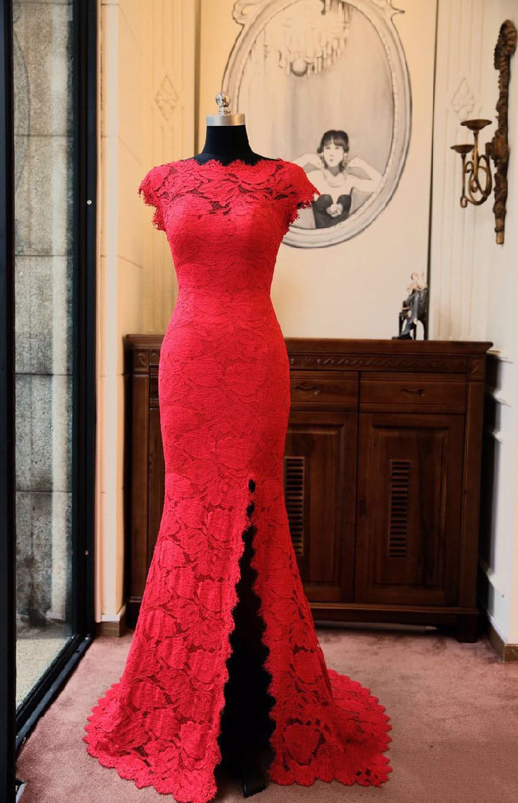Deep V-Back Lace Mermaid Evening Dress Side Split Sweep Train Evening Gowns