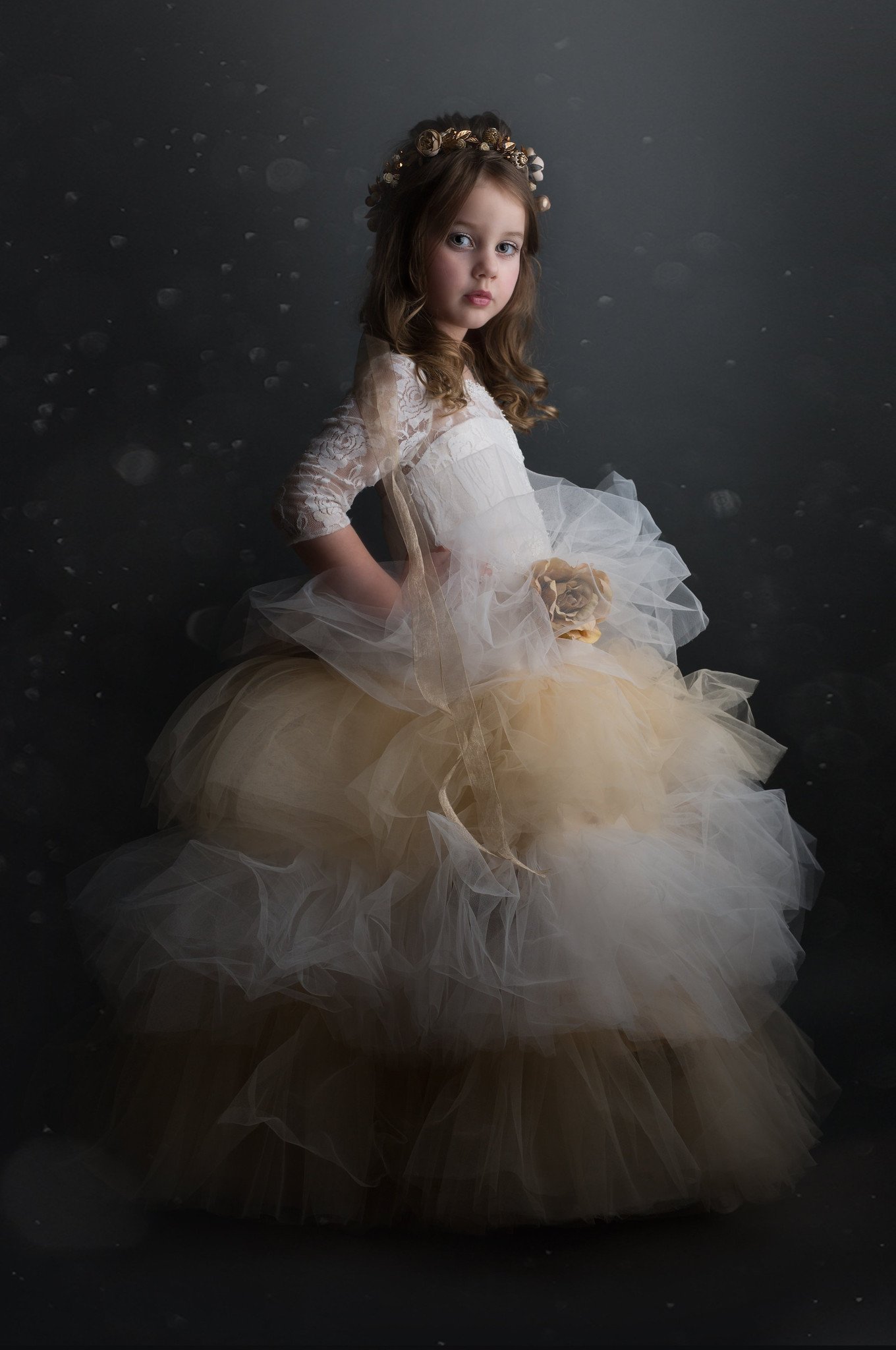 2019 Lace Flower Girl Dresses Jewel Neck Hand Made Flower First Communion Gowns Half Long Sleeves Ball Gown Girls Pageant Dresses