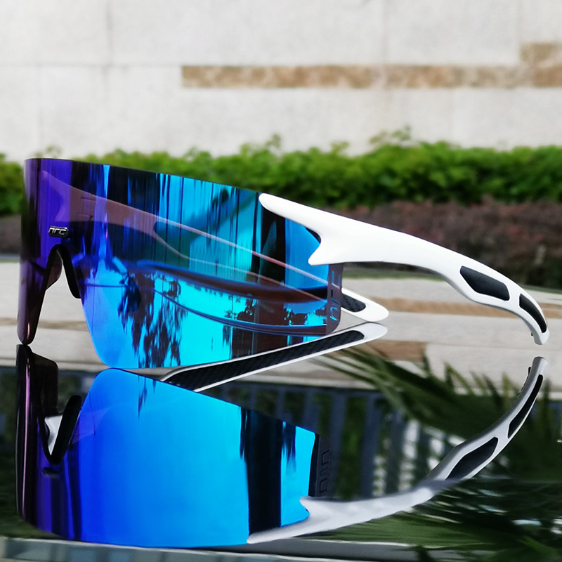 Sports Polarized lens Cycling Glasses fashion Goggles Men Women bike Glasses UV400 sunglasses 3 Lens Oculos de ciclismo with box
Sports Polarized lens Cycling Glasses fashion Goggles Men Women bike Glasses UV400 sunglasses 3 Lens Oculos de ciclismo with box