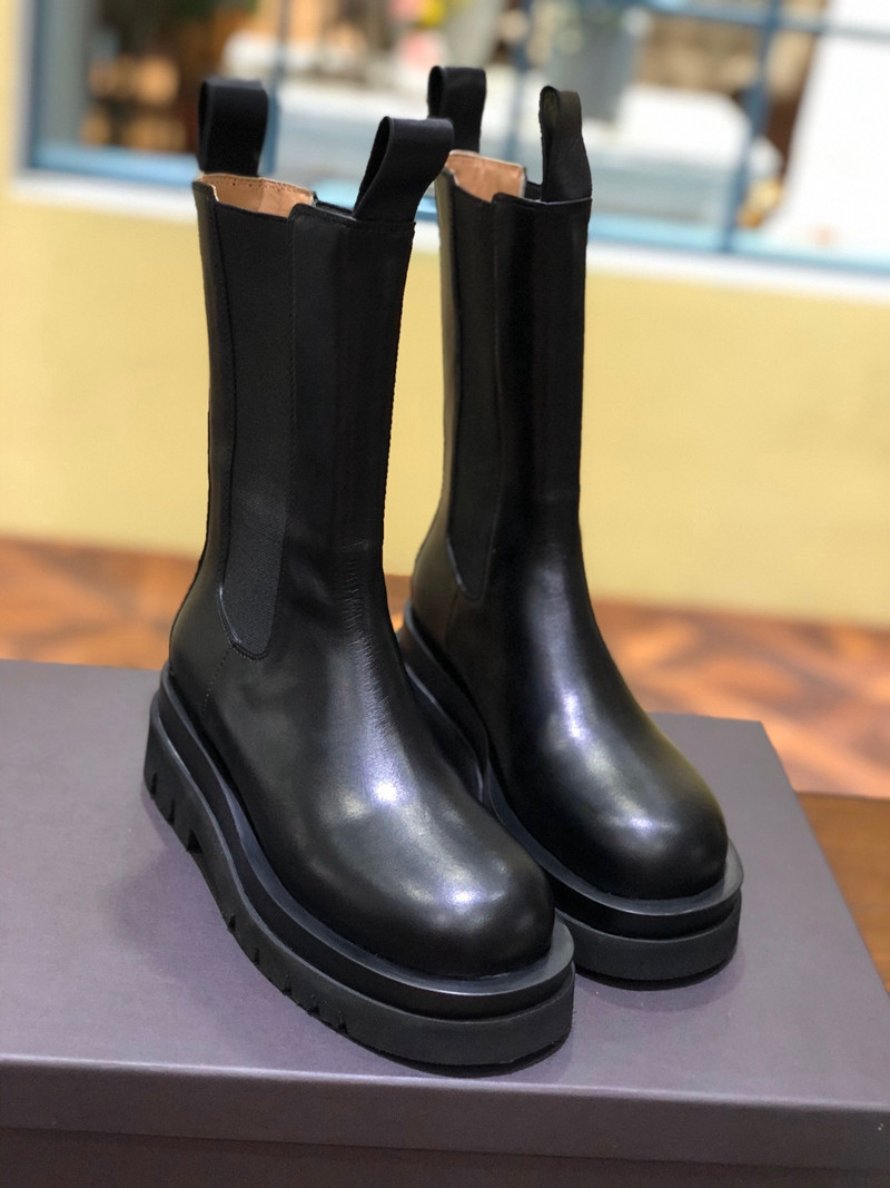 Luxury women platform boot designer women boots MID-CALF BOOTS IN STORM CUIR brand square toes comfortable casual women's boots, Black
Luxury women platform boot designer women boots MID-CALF BOOTS IN STORM CUIR brand square toes comfortable casual women's boots, Black