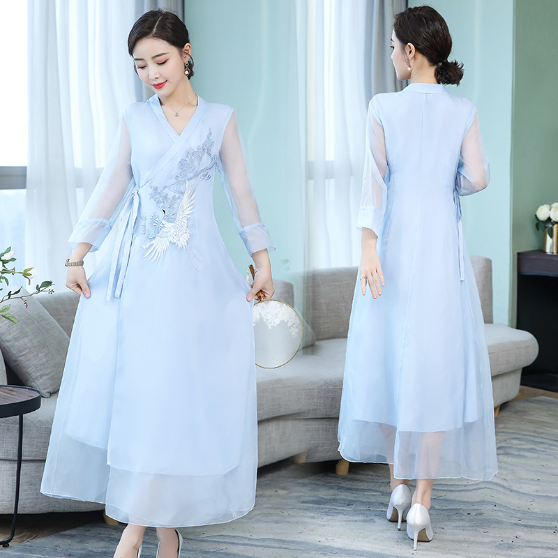 Asia & Pacific Islands Garment embroidered modern Women kaftans Gown New national Style Robe long Dress Novelty ethnic Performance Clothing