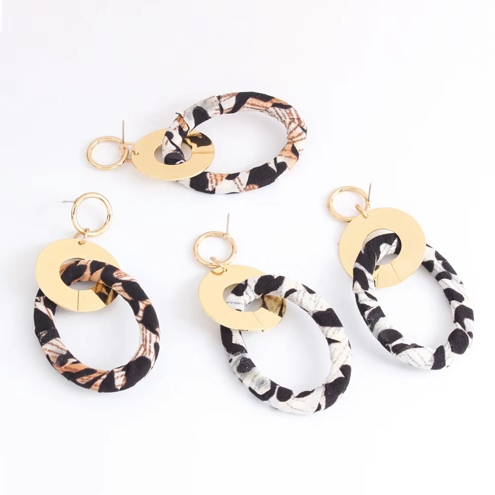Wholesale-earrings Leopard Print Cow color huggie pendant earring for women handmade Flannelette Twining
Wholesale-earrings Leopard Print Cow color huggie pendant earring for women handmade Flannelette Twining
