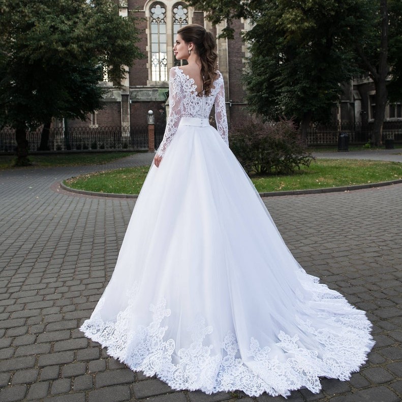 A Line Classy Lace Wedding Dresses Sheer Bateau Neck Long Sleeves Bridal Gowns Tulle Sweep Train Appliqued Robe De Marie ppliqued