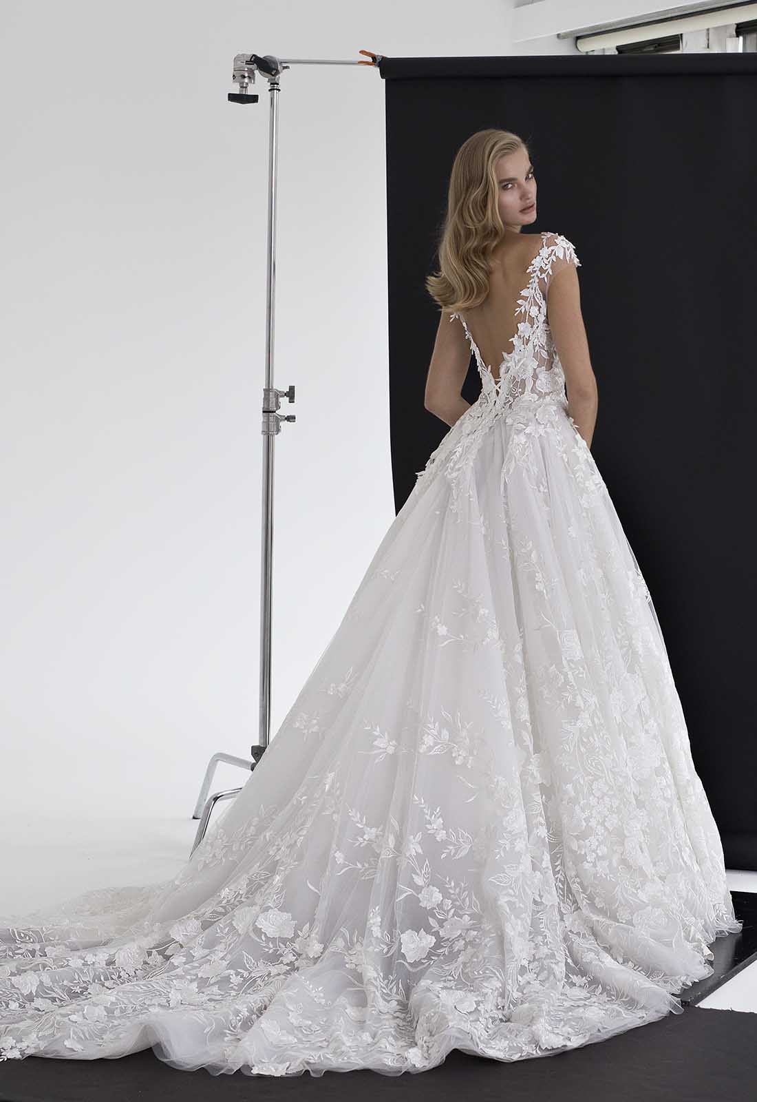 pnina tornai wedding dresses vintage v neck cap sleeve bohemian beach bridal gowns lace appliqued boho wedding dress robe de marie