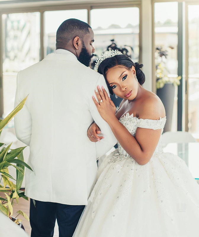 Bling Beaded African Wedding Dresses Off Shoulders Fluffy Tulle Lace Country Wedding Dress Empire Pregnant Castle Church Bridal Gown 2020