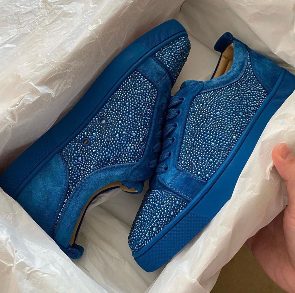 Luxury-Brand Low Top Junior Strass Red Bottom Sneaker Shoes For Men Party Wedding Dress High Quality Women Outdoor Streetwear Trainers, Black
Luxury-Brand Low Top Junior Strass Red Bottom Sneaker Shoes For Men Party Wedding Dress High Quality Women Outdoor Streetwear Trainers, Black