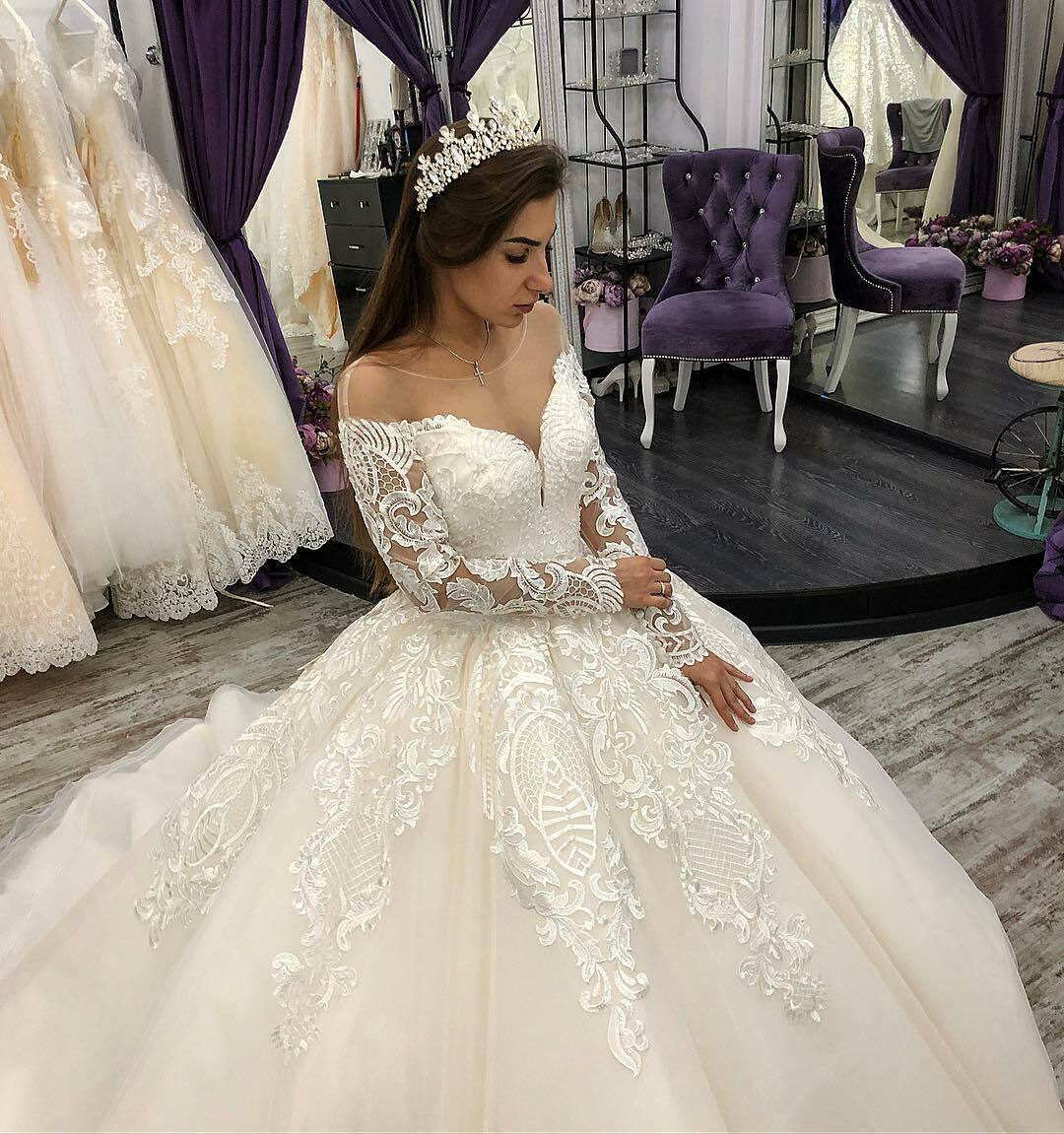 Gorgeous Princess Lace Appliques Wedding Dresses Sheer Neck Long Sleeve Wedding Gowns Lace Up Appliqued Bridal Dress Vestido De Novia