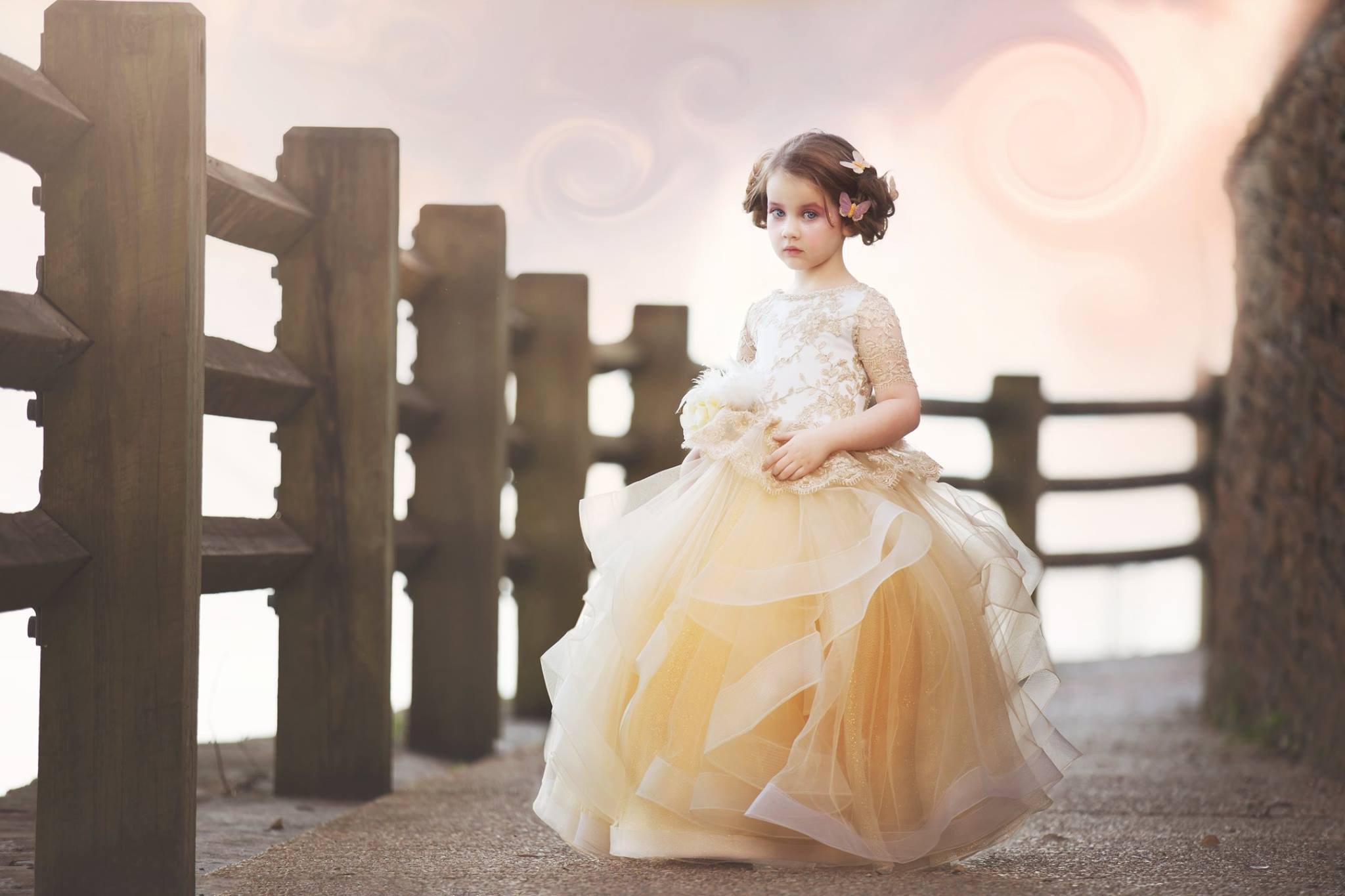 2019 Luxury Flower Girl Dresses Jewel Neck Tiered Skirt Boho First Communion Gowns For Little Girl Half Sleeves A-Line Girls Pageant Dresses