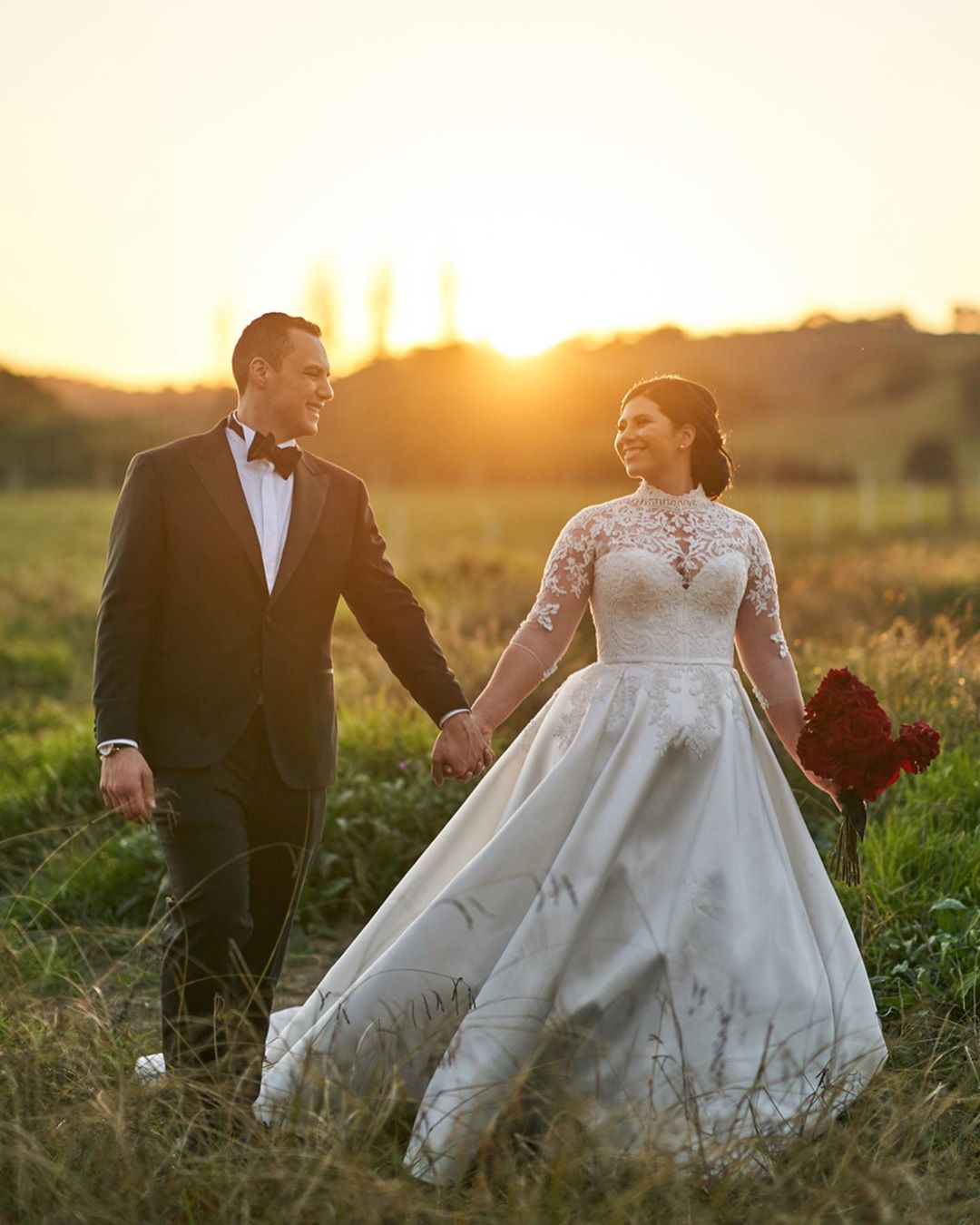 Plus Size Wedding Dresses High Neck Lace Appliques Satin A Line Country Bridal Gowns Sweep Train Custom Made Beach Wedding Dress
