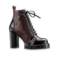 High heeled Martin boots Winter Coarse heel woman shoes designer Desert Boots 100% real leather Fashion luxury boots Large size, Black
High heeled Martin boots Winter Coarse heel woman shoes designer Desert Boots 100% real leather Fashion luxury boots Large size, Black