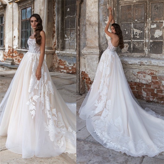 2020 Junoesque A Line Wedding Dresses Strapless Sexy Appliqued Sequins Lace Court Train Wedding Dress Custom Made Castle Bridal Gowns