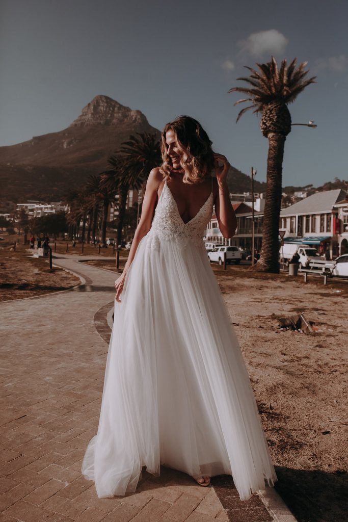 Split Backless Bohemian Sexy V Neck 2019 Beach Lace Bridal Gowns Soft Tulle Wedding Dresses Vestido De Noiva Plus Size 0510