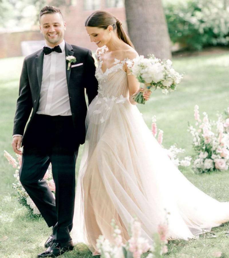 Country Dresses Gorgeous Short Cap Sleeves Tulle D Floral Applique Jewel Sheer Neck Wedding Bridal Gown Vestido De Novia e