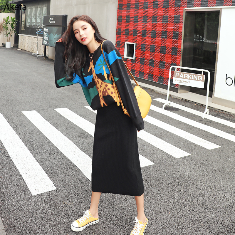 Autumn Winter Knitted Sweater Suit Women Giraffe Jacquard Pullover Sweater+High Waist Split Skirts Set Female Long Two-piece Set, Only tops1
Autumn Winter Knitted Sweater Suit Women Giraffe Jacquard Pullover Sweater+High Waist Split Skirts Set Female Long Two-piece Set, Only tops1
