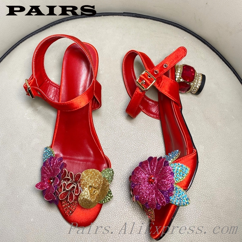Shoes Women sandals Designers Block Heel summer shoes Red Velvet Upper BlingBling Flower Crystal Plus Size 43
Shoes Women sandals Designers Block Heel summer shoes Red Velvet Upper BlingBling Flower Crystal Plus Size 43