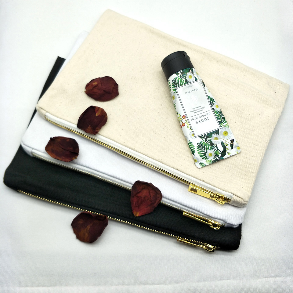 100pcs/lot 7x10 Inches Blank Natural Cotton Cosmetic Bag 12 oz Natural Canvas Zipper Pouch Plain Blank Makeup Bag With Golden Metal Zipper, Black
100pcs/lot 7x10 Inches Blank Natural Cotton Cosmetic Bag 12 oz Natural Canvas Zipper Pouch Plain Blank Makeup Bag With Golden Metal Zipper, Black