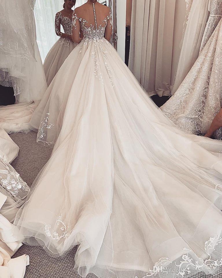 2019 Gorgeous Modest Wedding Dresses Sheer Jewel Neck Lace Appliqued Long Train Country Wedding Gowns Long Sleeve Bridal Dress Beach Occasio