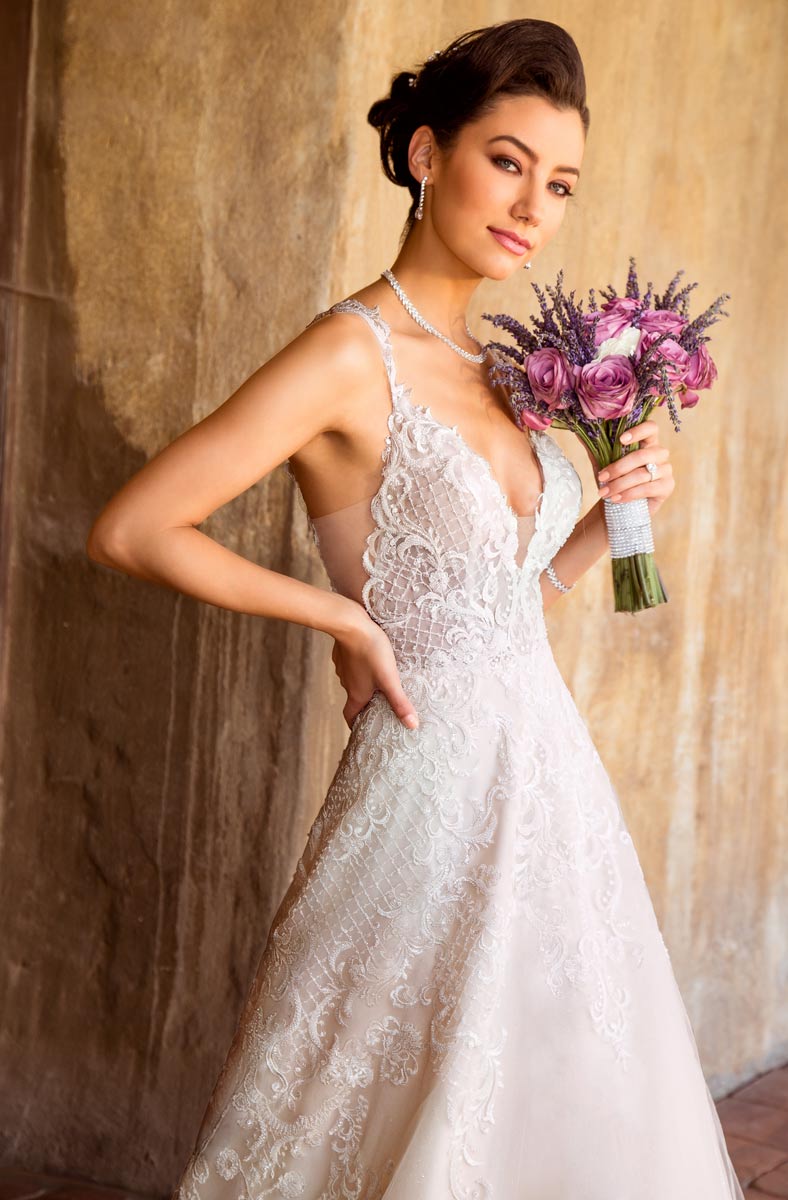 A Line Graceful Lace Wedding Dresses Deep V Neck Sleeveless Bridal Gowns See Through Buttons Back Sweep Train Robe De Marie