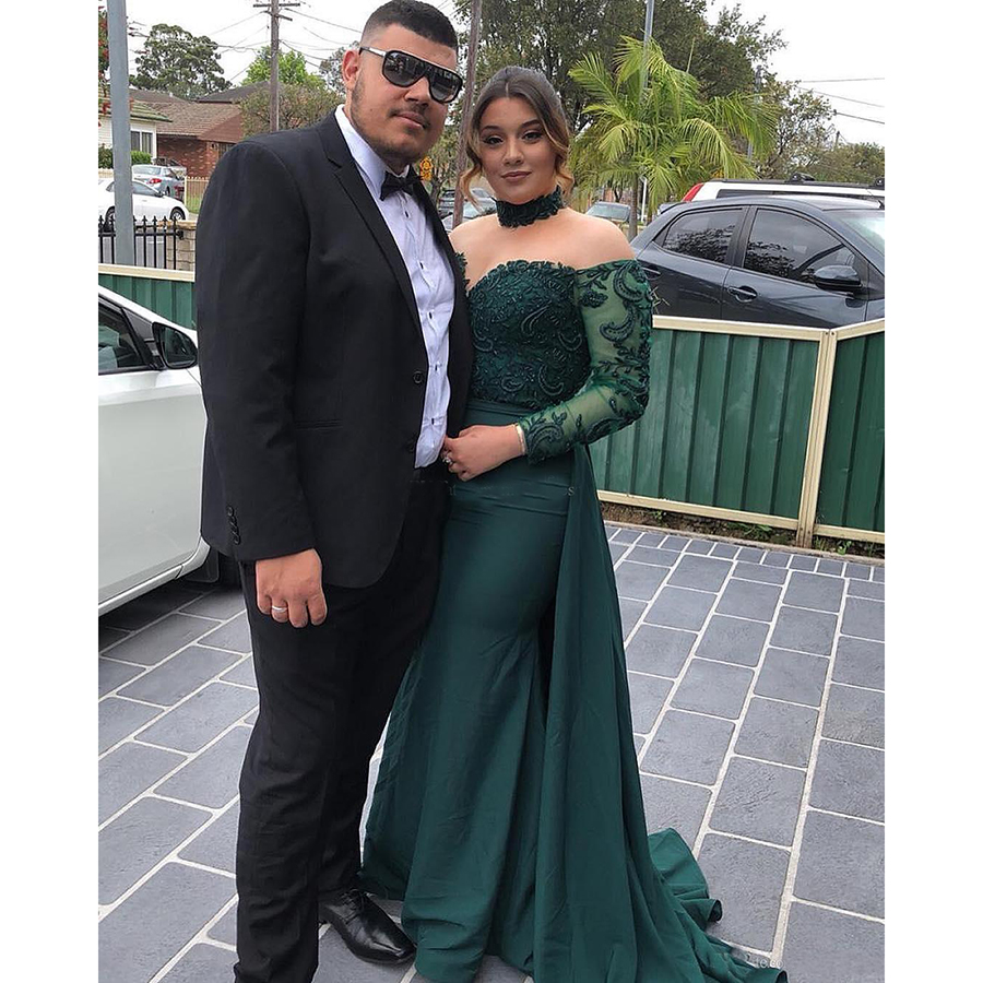 Plus Size Hunter Green Mermaid Prom Dresses With Over Train High Neck Long Sleeve Illusion Bodice Appliques Beads Long Formal Evening Gowns