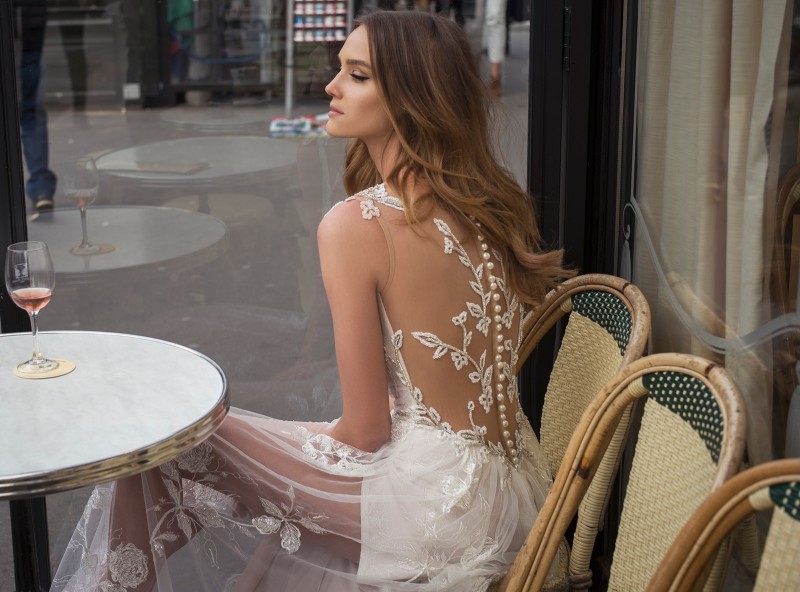 Stylish Bohemian Beaded Beach Wedding Dresses Sheer Deep V Neck Lace Bridal Gowns A Line Sweep Train Tulle Side Split robe de mariée