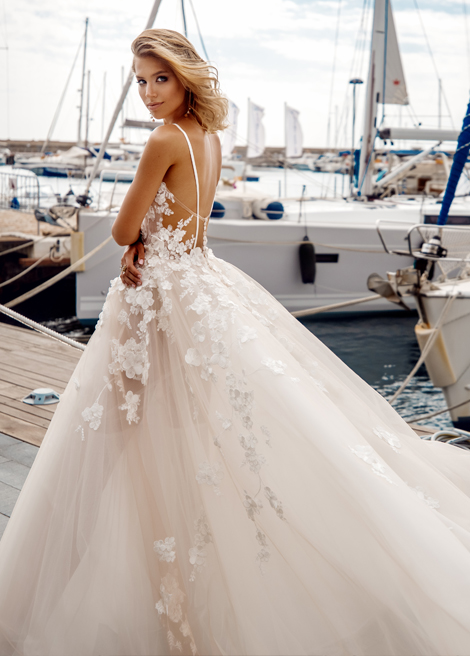 Sale A Hot Line Backless Lace Wedding Dresses Spaghetti Straps V Neck Bridal Gowns Sweep Train 3D Appliqued Tulle Vestidos De Novia ppliqued estidos