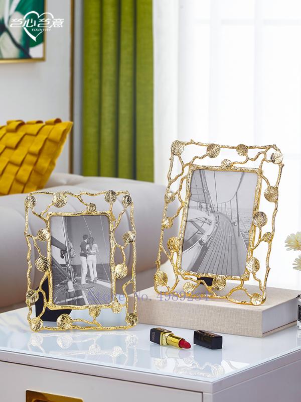 Creative Retro Photo Frame Handmade Metal Leaves Golden Photo Frame Storage Display Wedding Home Desktop Decoration
Creative Retro Photo Frame Handmade Metal Leaves Golden Photo Frame Storage Display Wedding Home Desktop Decoration