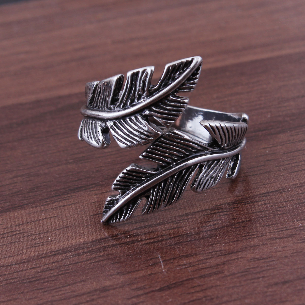 Fashion Vintage Retro Women Men Stainless Steel Ring Feather Leaves OPening Adjustable Punk Hip Hop Band Ring Jewelry Gift
Fashion Vintage Retro Women Men Stainless Steel Ring Feather Leaves OPening Adjustable Punk Hip Hop Band Ring Jewelry Gift