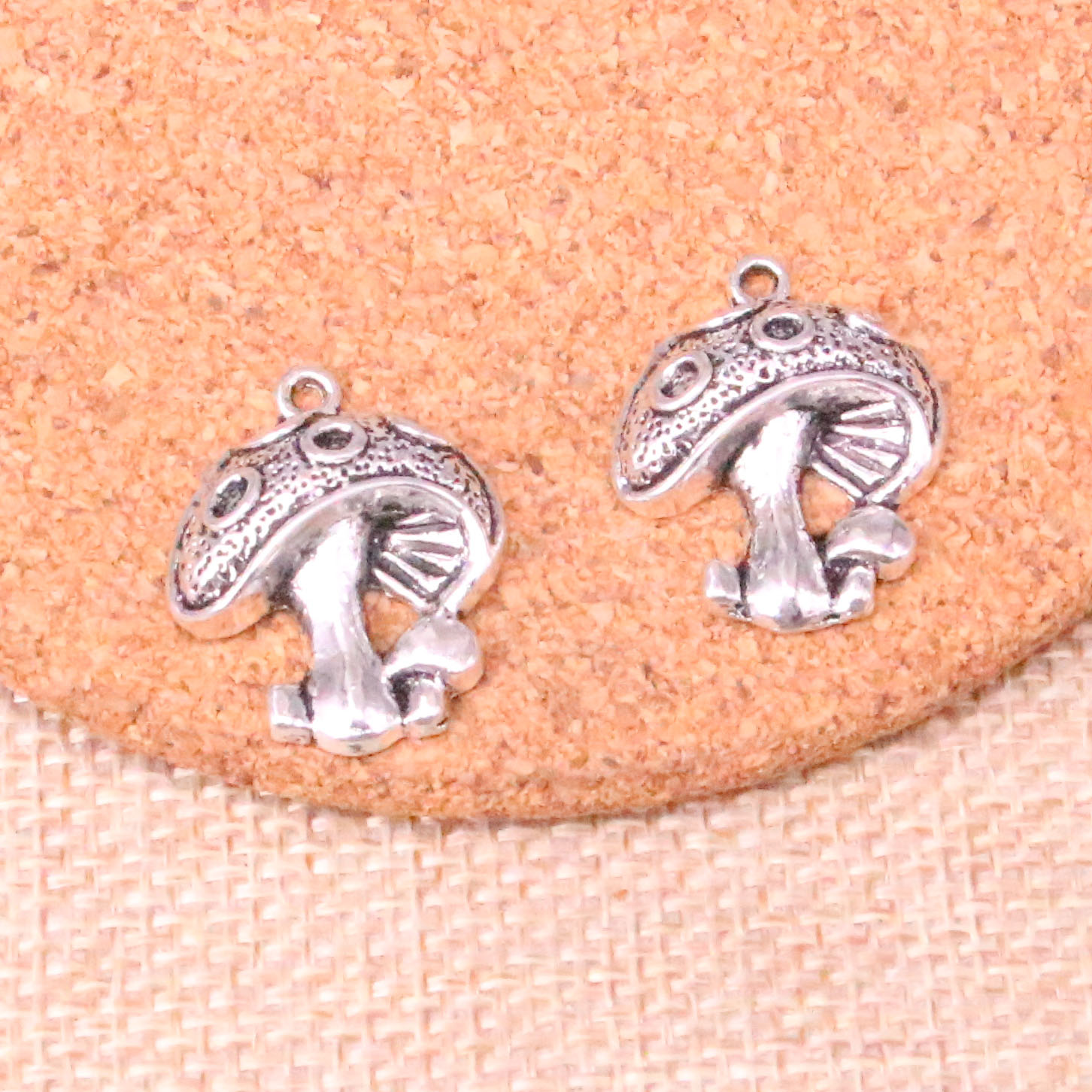 60pcs Charms mushroom 22*18mm Antique Making pendant fit,Vintage Tibetan Silver,DIY Handmade Jewelry, Bronze;silver
60pcs Charms mushroom 22*18mm Antique Making pendant fit,Vintage Tibetan Silver,DIY Handmade Jewelry, Bronze;silver