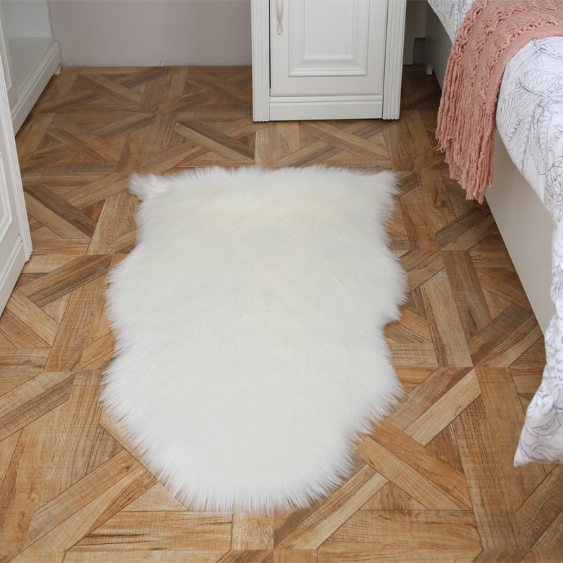 Irregular Sofa Cushion Blanket Artificial Wool Bay Window Carpet Plush Bedroom Rug European Style Non-slip Cute Bedside Blanket, Light gray
Irregular Sofa Cushion Blanket Artificial Wool Bay Window Carpet Plush Bedroom Rug European Style Non-slip Cute Bedside Blanket, Light gray