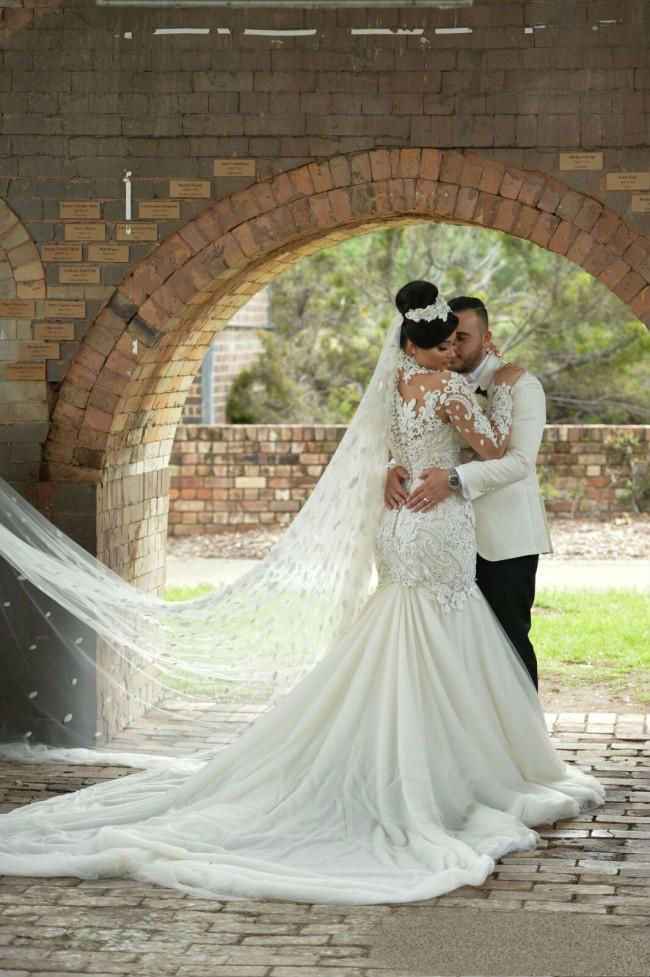 Luxury Rhinestones Mermaid Wedding Dresses African Custom Made Sheer Long Sleeves Lace Appliques High Neck Bridal Gowns vestidos de novia