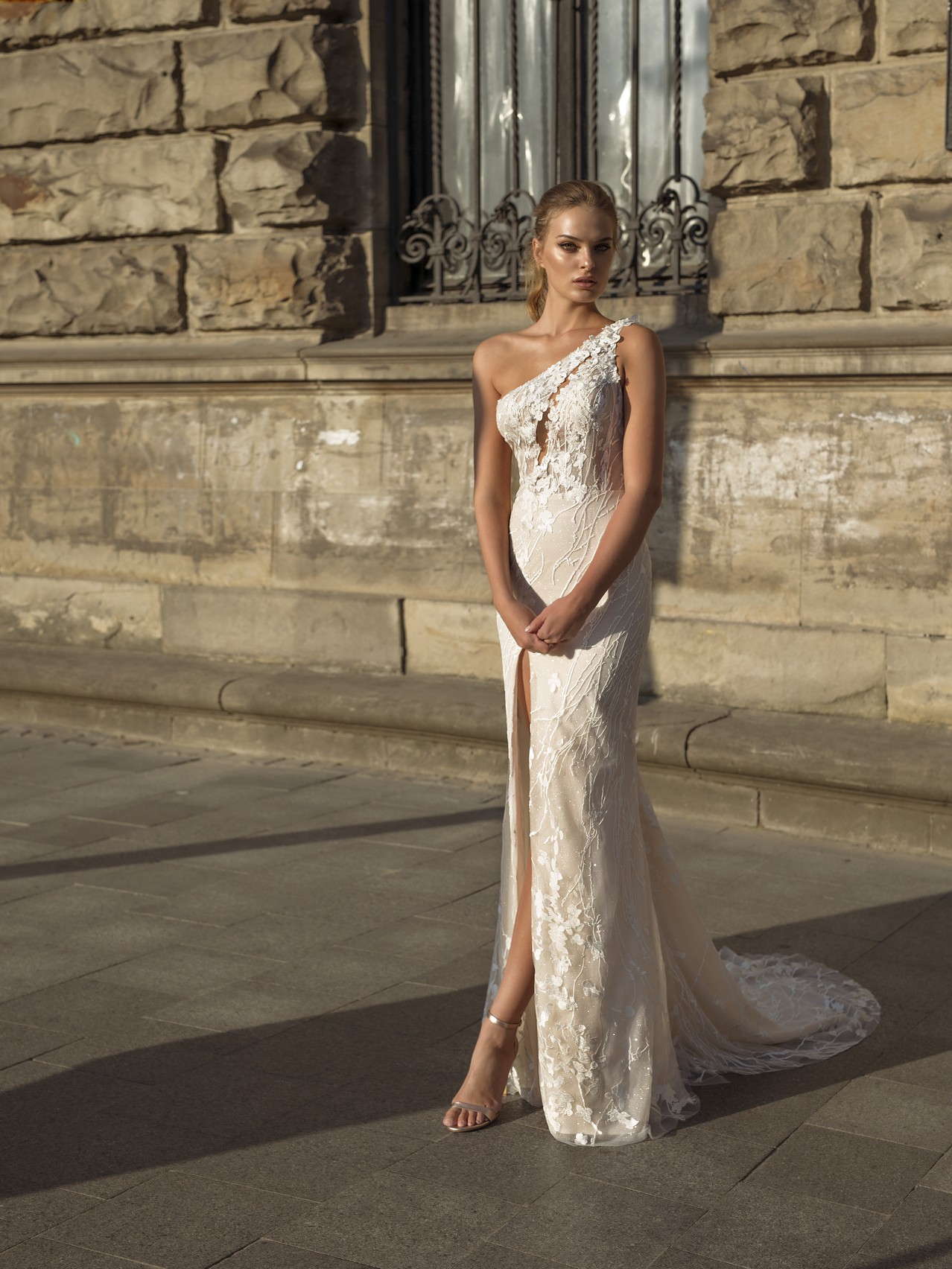 2019 Riki Dalal Mermaid Wedding Dresses With Detachable Skirts One Shoulder Lace Bridal Gowns Sweep Train Appliqued Beach Wedding Dress
