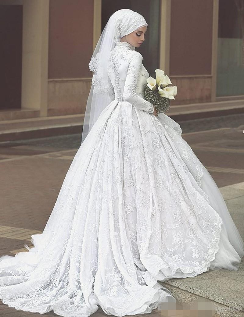 Dresses Muslim Long Sleeves Covered Buttons Lace Applique Tiered Skirt Sweep Train High Neck Arabic Wedding Gown Custom Made
