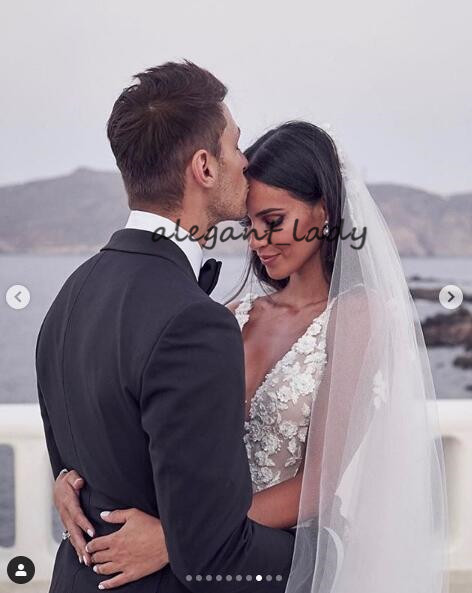 Backless Mermaid Beach Wedding Dresses 2019 V-neck 3D Lace Applique Sweep Trumpet Steven Khalil Garden Bridal Wedding Dress