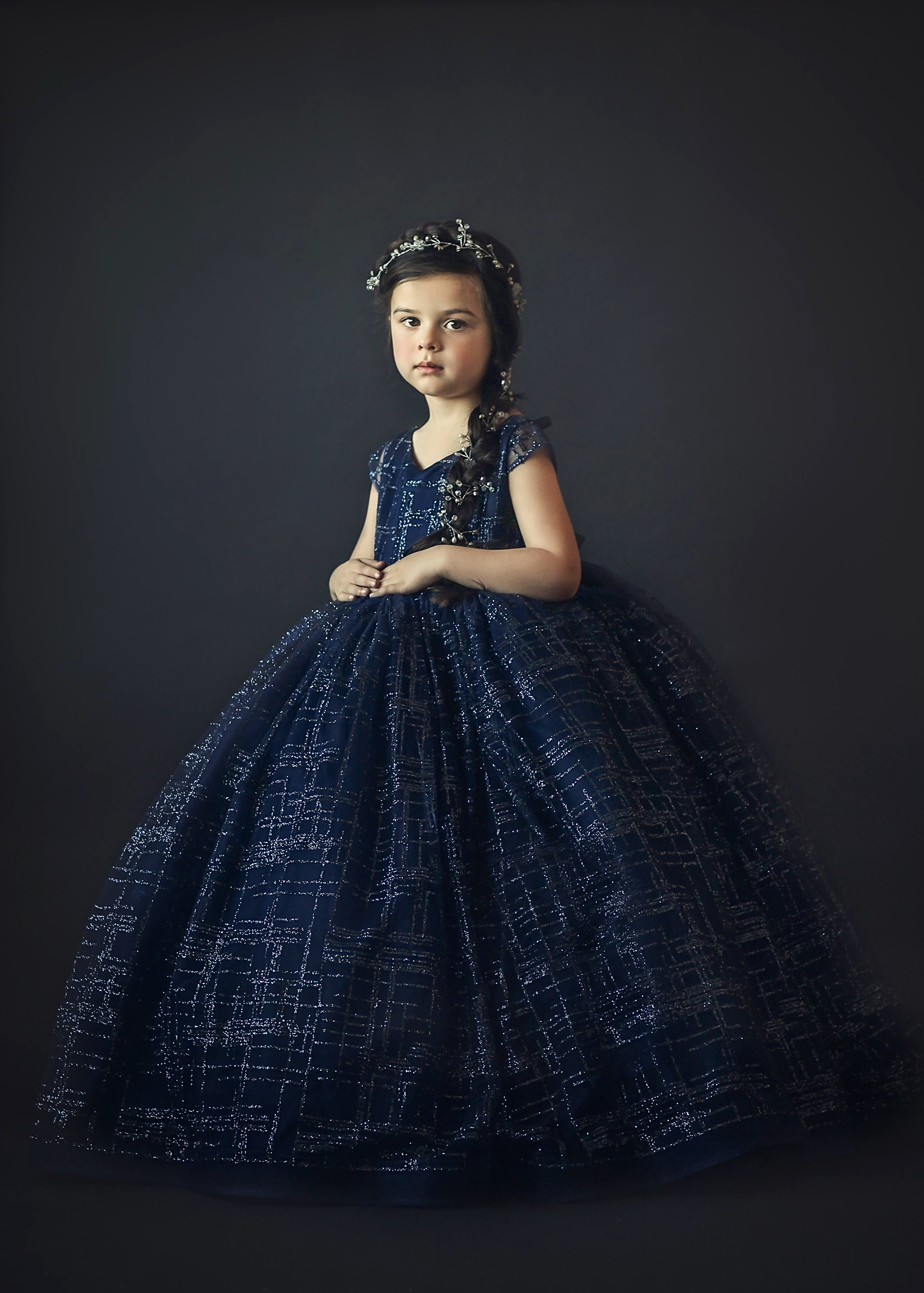 Luxury Navy Lace 2020 Girls Pageant Dresses V Neck Hollow Back Glitter Flower Girl Dress Beautiful Ball Gown Party Kids Formal Wear