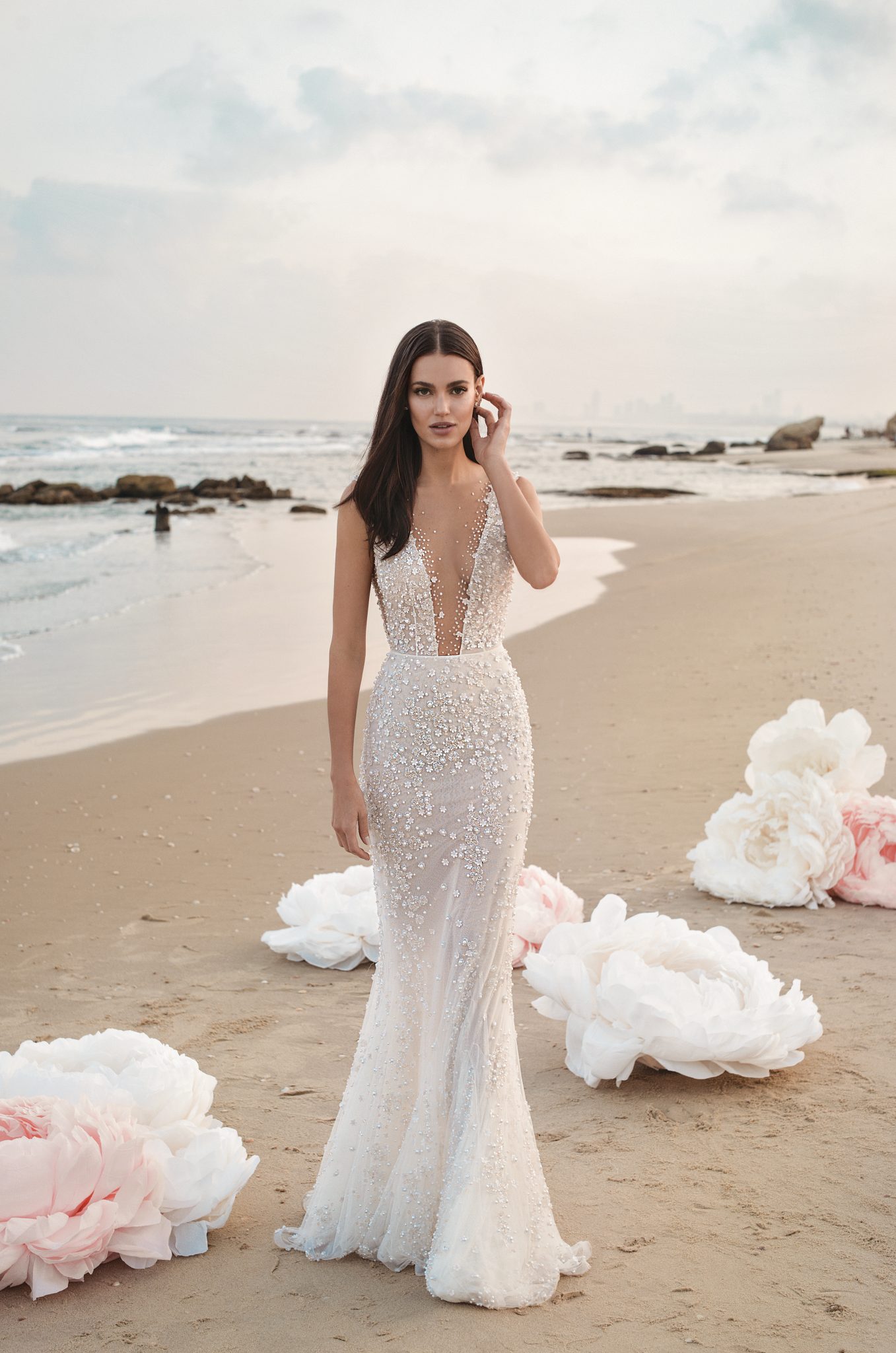 Luxury Mermaid Wedding Dresses Backless Sheer Deep V Neck Appliqued Beads Beach Wedding Dress robe de mariée
