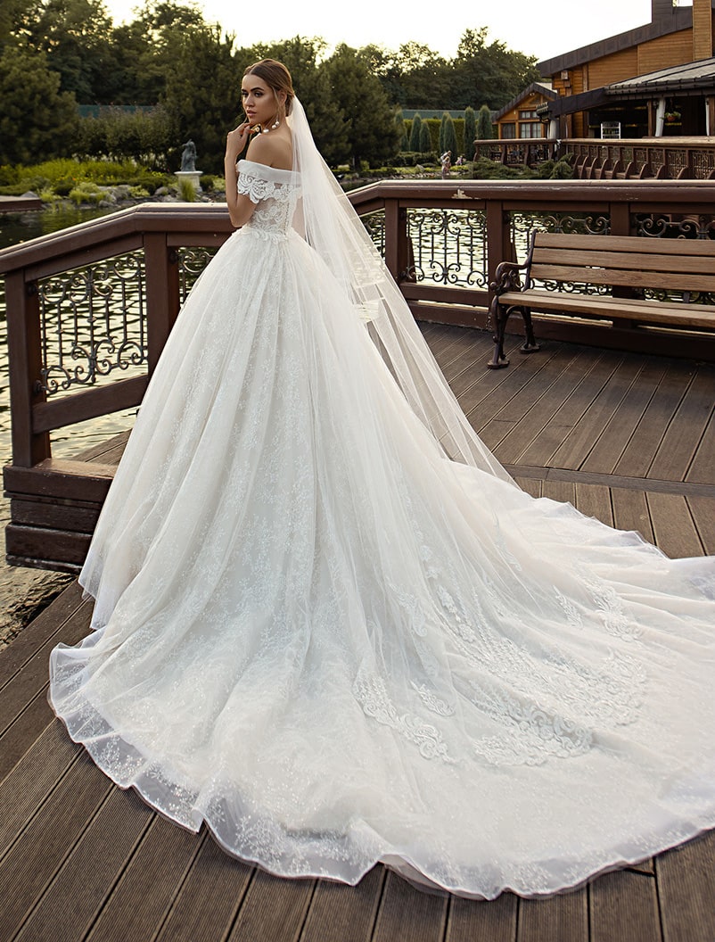 Glitter Ball Gown Wedding Dresses Off Shoulder Luxury Sequins Lace Appliques Bridal Gowns Plus Size Beach Wedding Dress robes de mariée